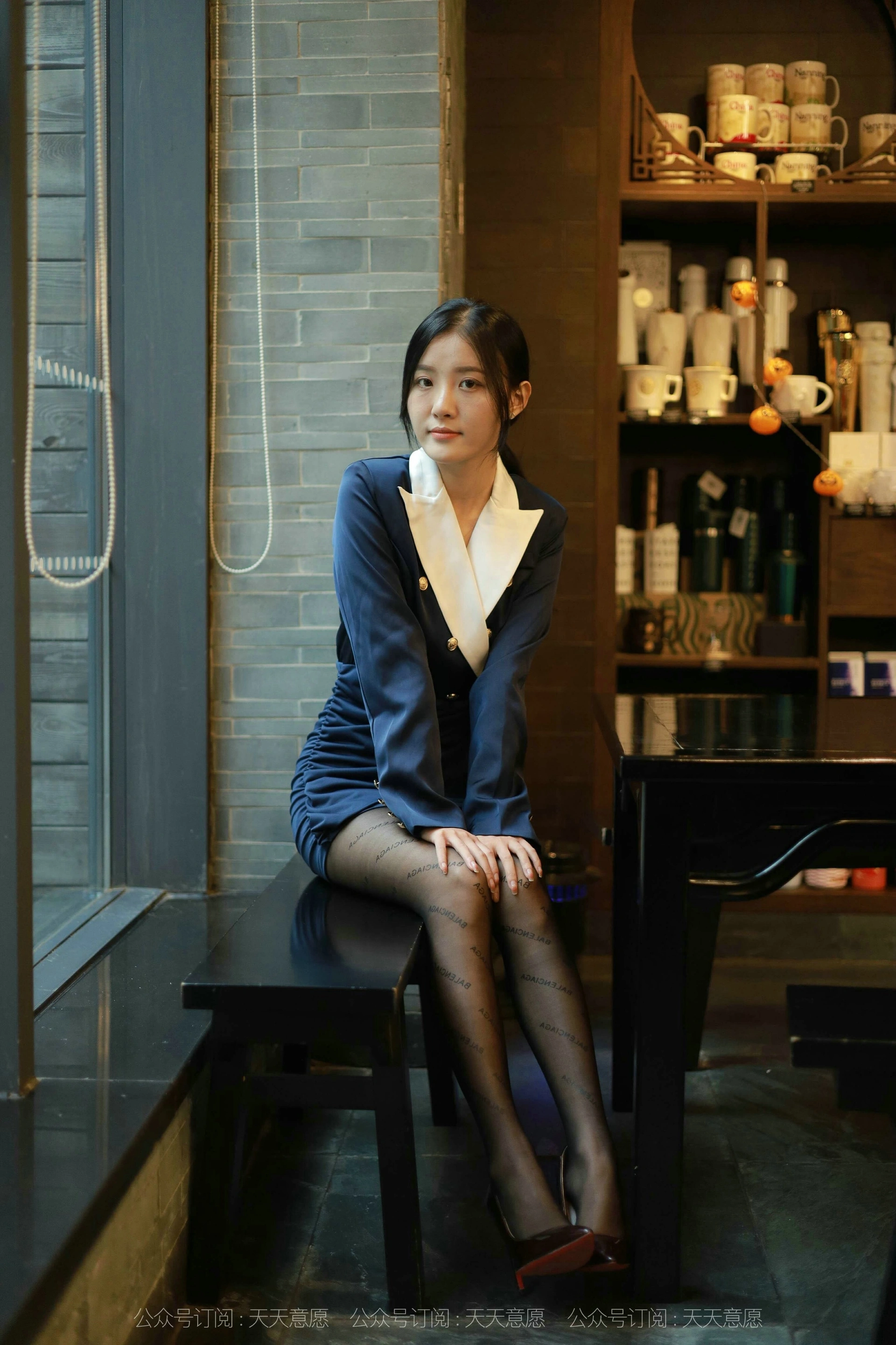 [IESS异思趣向] 2021.10.16 丝享家949:婉苹《OL姓感包臀裙》 2