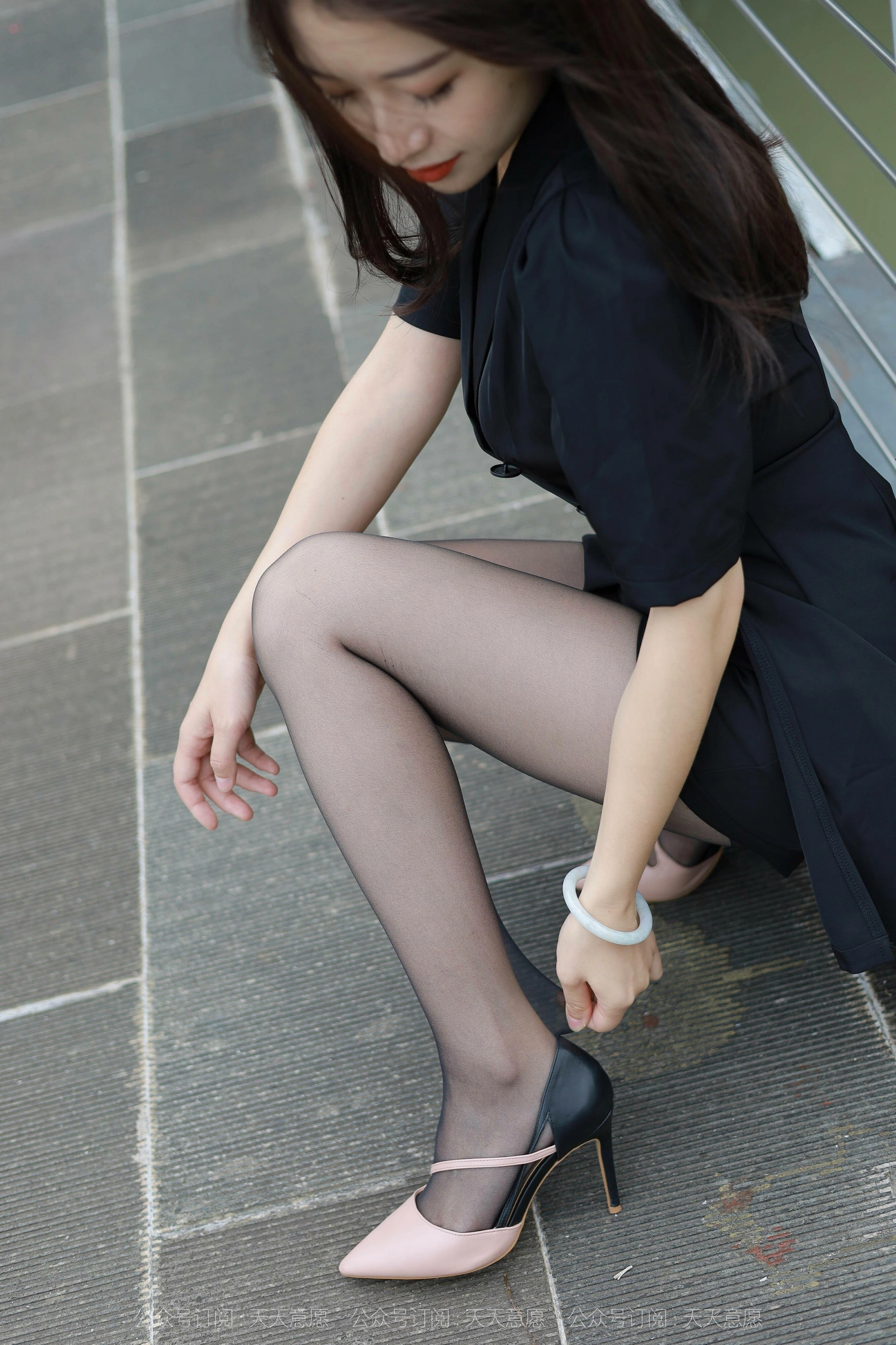 [IESS异思趣向] 2021.10.20 丝享家953:小婕《桥上的美女》 2